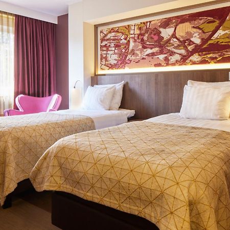 Auberge Du Bonheur Tilburg Eksteriør billede