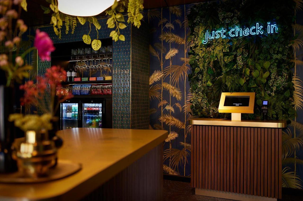 Auberge Du Bonheur Tilburg Eksteriør billede