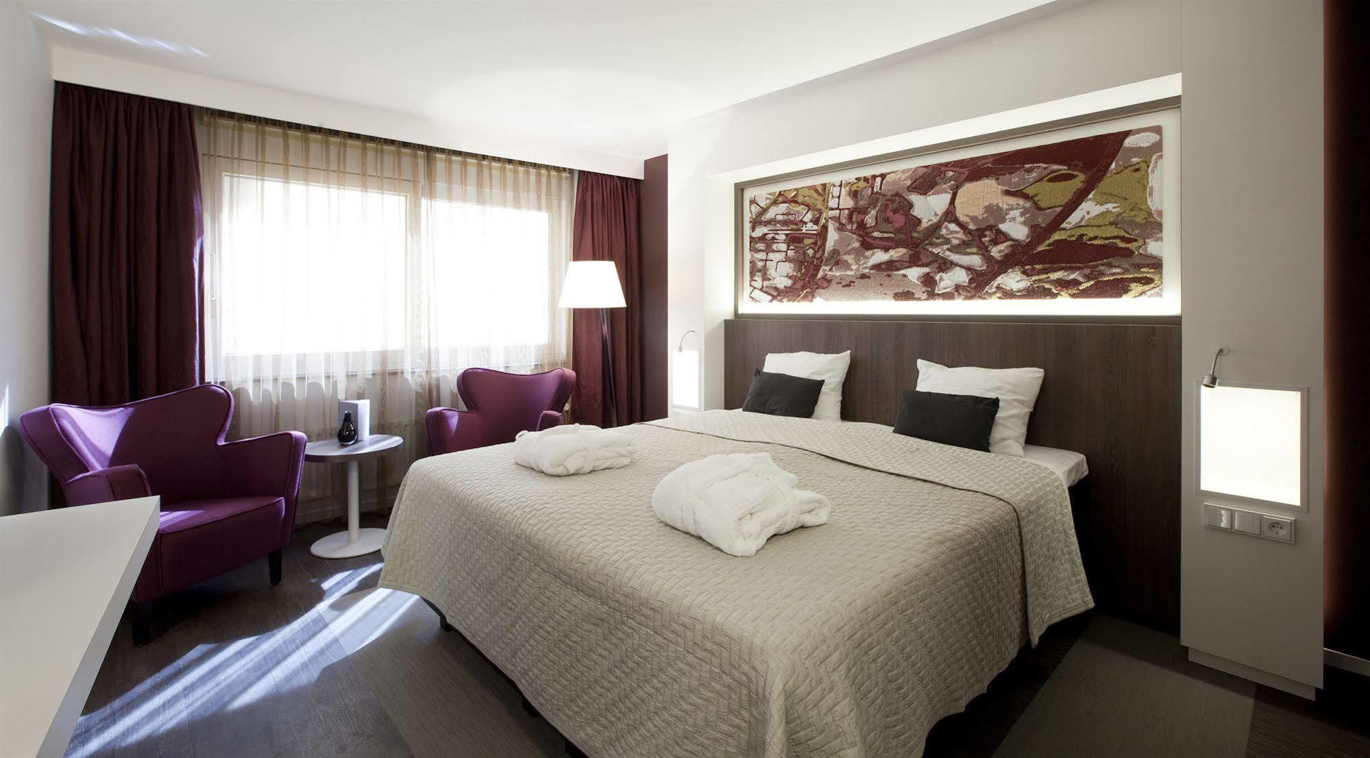 Auberge Du Bonheur Tilburg Eksteriør billede